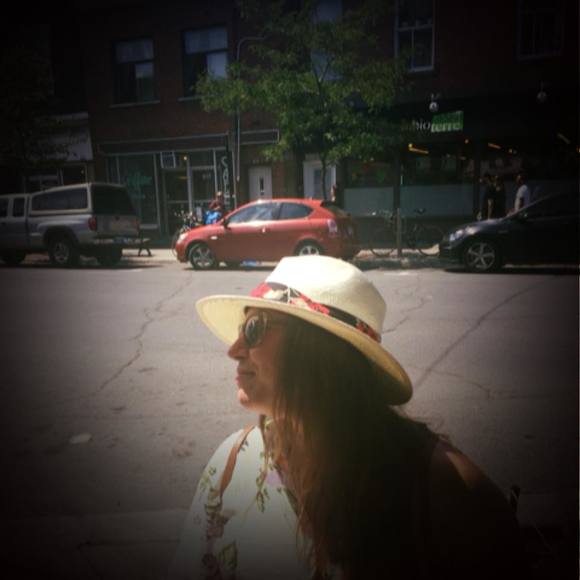 Meet your Posher, Mélodie - Picture 1 of 1